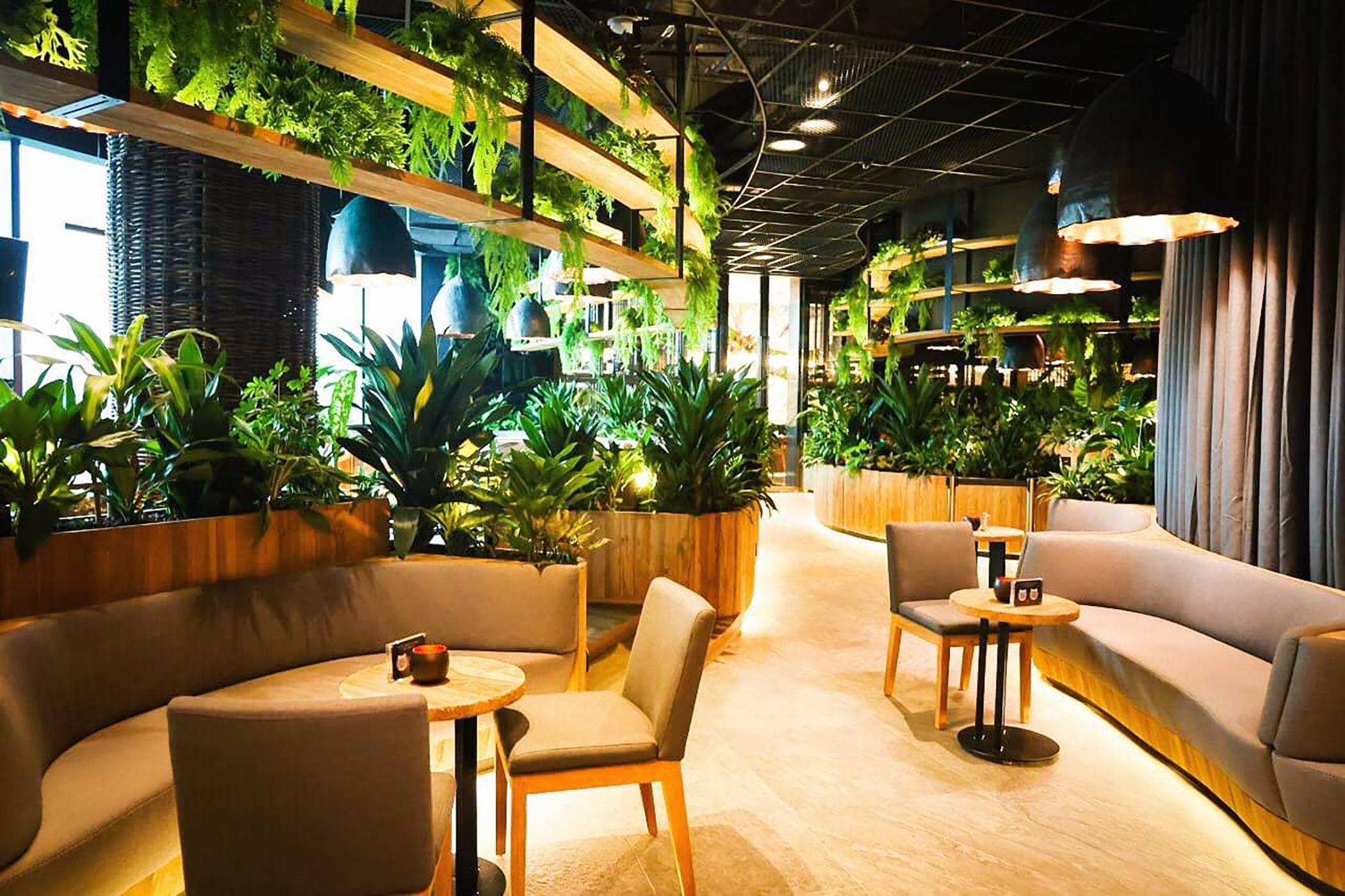 Dusit Thani Laguna Singapore Bagian luar foto Interior of a Starbucks Reserve store in Shanghai, China