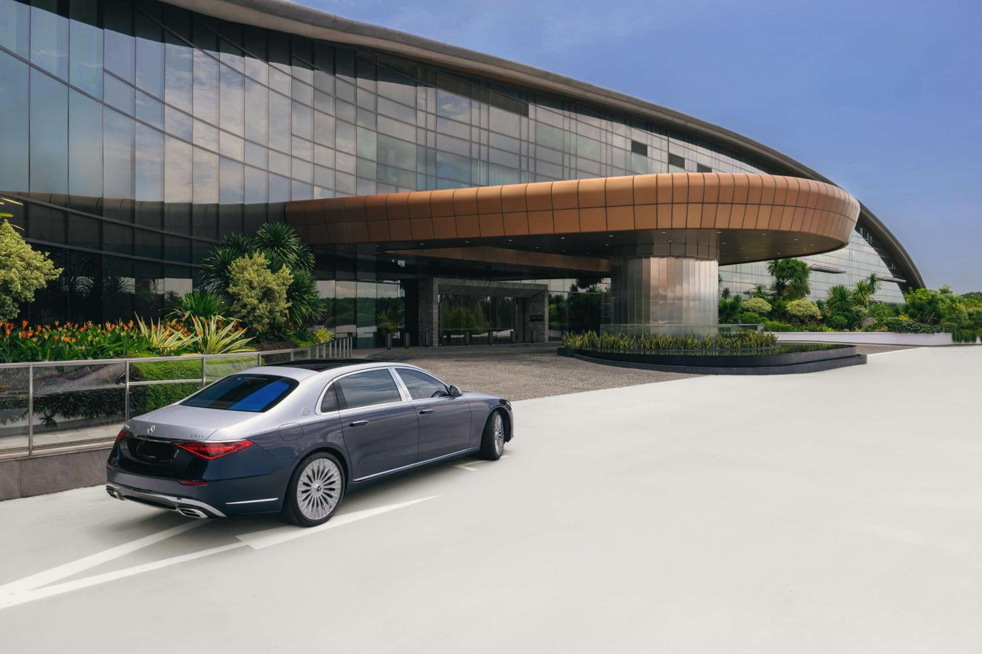 Dusit Thani Laguna Singapore Bagian luar foto Mercedes-Maybach S 680