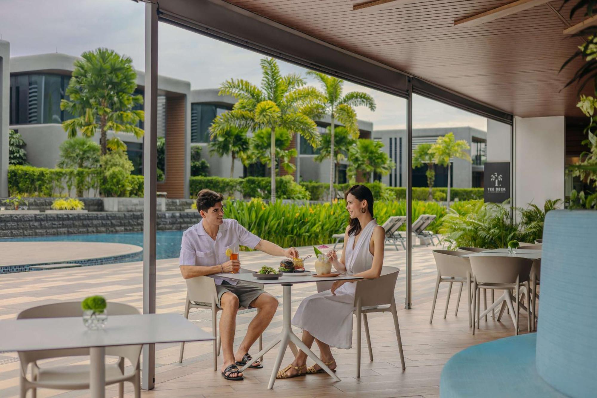 Dusit Thani Laguna Singapore Bagian luar foto The Beach Club